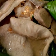 อารีย์ต้มเลือดหมู โชตนา