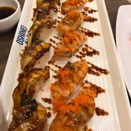 R-แหนมเนือง and อาหารญี่ปุ่น Oshinei