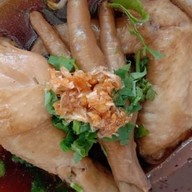 ราชา ก๋วยเตี๋ยวไก่มะระ ชายกลาง สวนตะไคร้ เยื้องครัวรสแซ่บ