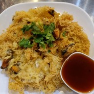 ผัดไทย หอยทอด รสทิพย์ ลาดปลาเค้า21