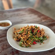 กระเพราเผ็ด อาหารป่า