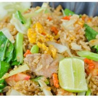 ครัวคุณนาย ก๋วยเตี๋ยวไก่มะระ กะเพราถาดยักษ์ ครัวคุณนาย