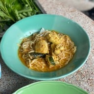 ขนมจีนพี่ป้อม ถนนวิชิตสงคราม