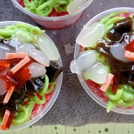 น้ำแข็งใสกะปั่นนมผลไม้สด