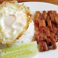 หมูสามตั๋ว