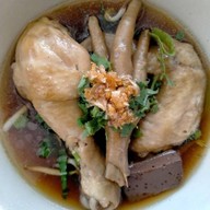 ราชา ก๋วยเตี๋ยวไก่มะระ ชายกลาง สวนตะไคร้ เยื้องครัวรสแซ่บ