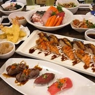 R-แหนมเนือง and อาหารญี่ปุ่น Oshinei