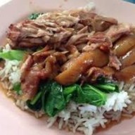 น้องตะวันข้าวขาหมู