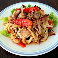 ส้มตำ นายธีร์อิส้ายพาสวบ ส้มตำ ยำคอหมูย่าง ตลาดร่วมเจริญสะพานขาว