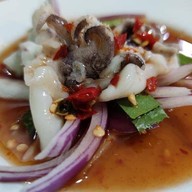 ขวัญใจ ยำมะม่วงปูม้า ตลาดสดโต้รุ่งทวีผล ศูนย์การค้าวรรัตน์