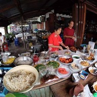 ก๋วยเตี๋ยวโบราณ ป้าลั้ง วังกรด