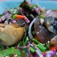 เมนูของร้าน ขวัญใจ ยำมะม่วงปูม้า ตลาดสดโต้รุ่งทวีผล ศูนย์การค้าวรรัตน์