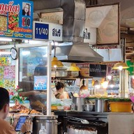 หน้าร้าน ผัดไทย หอยทอด ตลาดอตก.(เจ๊สมรเจ้าเก่า20ปี)