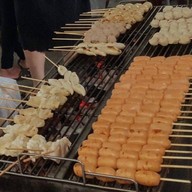 เมนูของร้าน เจ๊ตึ๋งลูกชิ้นปิ้ง ตลาดนัดหาดวอน เปิดเฉพาะ วันจันทร์ กับ วันศุกร์