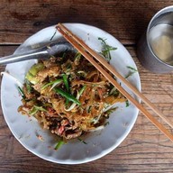 ก๋วยเตี๋ยวโบราณ ป้าลั้ง วังกรด