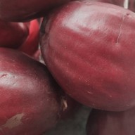 แซลม่อนซาซิมิ ชมพู่มะเหมี่ยว  ทุเรียน ข้าวเหนียวมะม่วง ต้มเลือดหมู ขนมปังหน้าหมู ข้าว ก๋วยเตี๋ยว อาห