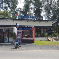 หน้าร้าน Macaw Cafe & Bar