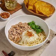 เมนูของร้าน ล้ำเส้น นู้ดเดิ้ล "เห็นเครื่องไม่เห็นเส้น"(เย็นตาโฟบะหมี่เกี๋ยวกุ้ง) พระราม2ซอย69