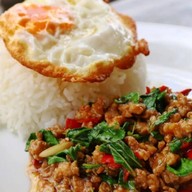 ครัวแม่นาย ถนนดินแดง1