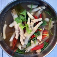 ครัวเจ้ไก่ อร่อยชัวร์ ตรงข้าม เงินติดล้อ ก่อนถึงตลาดเสริมสุข  ปักป้ายชุมชนรักบางบ่อ