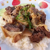 ครัวเจ้ไก่ อร่อยชัวร์ ตรงข้าม เงินติดล้อ ก่อนถึงตลาดเสริมสุข  ปักป้ายชุมชนรักบางบ่อ