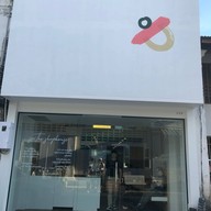 sri the shophouse สี