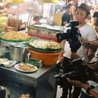 ผัดไทย หอยทอด ตลาดอตก.(เจ๊สมรเจ้าเก่า20ปี)