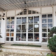 หน้าร้าน Esther Home Cafe