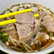 เมนูของร้าน ก๋วยเตี๋ยวหมู-เนื้อน้ำใส ไทรน้อย