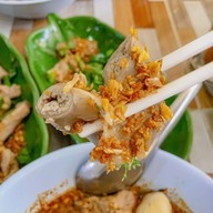 เมนูของร้าน ก๋วยเตี๋ยวหมูภูเขาไฟอุดมผล