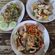 ยำปูม้าเจ็ดยอด สารภี