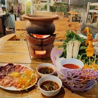 มีตังค์ก๋วยจั๊บไก่ตุ๋น / ข้าวไก่ตุ๋นยาจีน(เจ้าเก่าเจ้าเดิม)