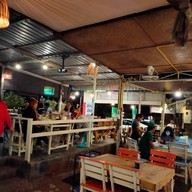 มีตังค์ก๋วยจั๊บไก่ตุ๋น / ข้าวไก่ตุ๋นยาจีน(เจ้าเก่าเจ้าเดิม)