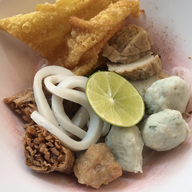 เมนูของร้าน ชาย เย็นตาโฟรสเด็ด วังบูรพาภิรมย์