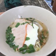 เมนูของร้าน ข้าวเปิ๊บยายเครื่อง