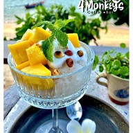 4 Monkeys Coffee • Bar
