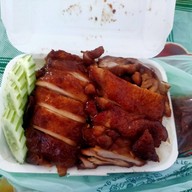 เมนูของร้าน ข้าวมันไก่ ก๋วยเตี๋ยวไก่ ส.สิงธิมาตร