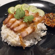 ข้าวหมูทอดอั๊งยี่