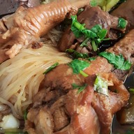 ไก่ตุ๋น ราชวัตร บางพลี