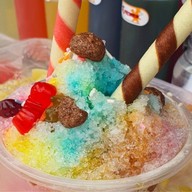 Ice I Am น้ำแข็งไส&ของทอด (DIY Shaved Ice Bakery&Fried Food) ดินแดง