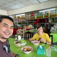 ข้าวซอยแม่พิกุล