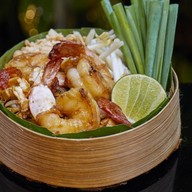 แม่ทุมผัดไทยเข่ง