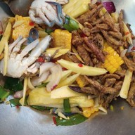 เจ้วิไล น้ำจิ้มพิสดาร ยำแหนม&หม่าล่า -