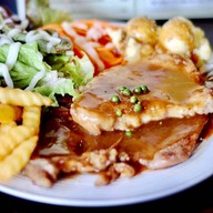 วรชัยคอฟฟี่ (สามกษัตริย์)