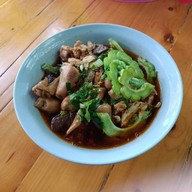 ก๋วยเตี๋ยวไก่มะระ น้านา