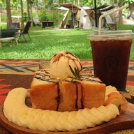 เมนูของร้าน บุฮม คาเฟ่ แคมป์ปิ้ง