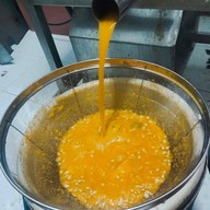 ณุ น้ำส้มคั้นสดพรีเมี่ยม100%น้ำผลไม้ปั่นสมูทตี้สาขาตลาดคู่สร้าง สาขาตลาดคู่สร้าง