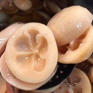 สามใบเถา ผลไม้แช่อิ่ม วิหารหลวงพ่อพระมงคลบ่พิตร