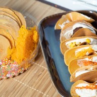 เมนูของร้าน ขนมเบื้องเมืองโอ่ง ซอย 2