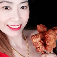 ร้านลูกชิ้นทอดเจ้ดัว